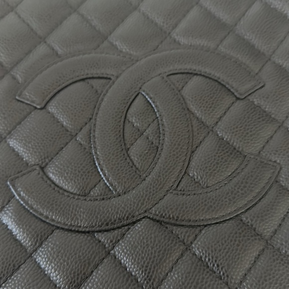 CHANEL GST  Silver Chain Black Caviar  Leather Quilted Shoulder Bag Tote - Picture 13 of 16